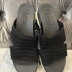 Skechers Yoga Foam Sandals Size US 11, UK 8