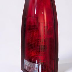 Used Right TailLight Passenger Side for Chevy/GMC C/K 1500, 2500, 3500, Suburban Tahoe Sierra 88–00