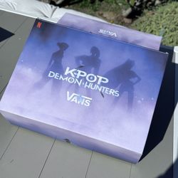 Size 5 || KPop Demon Hunters x Vans Big Kids SK8-Hi Shoe 