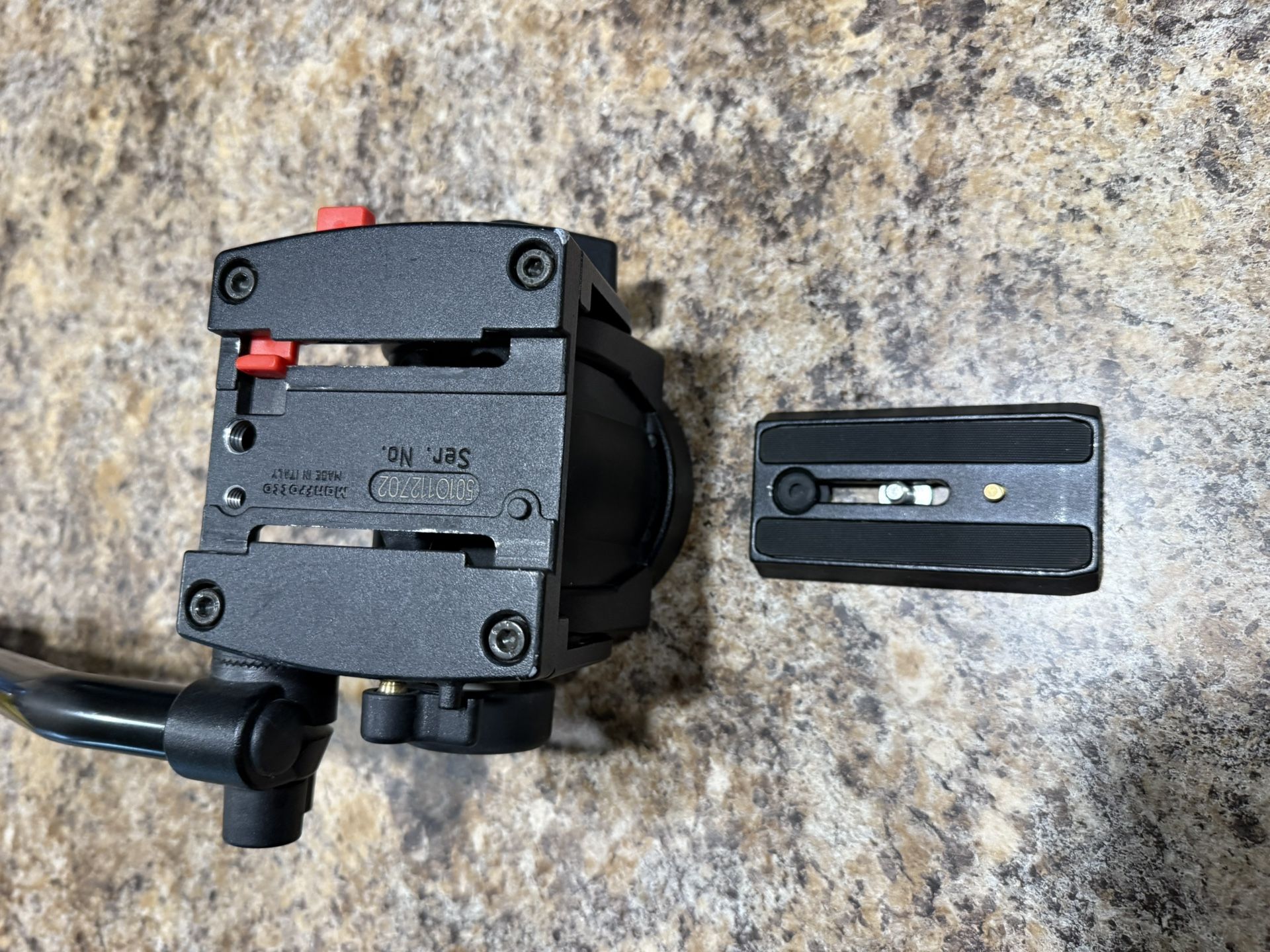 Manfrotto (Bowen) 501 Fluid Head, Also Known As Model 3433