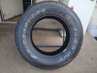 Bridgestone Dueler A/T RH-S P255/70R18 tire