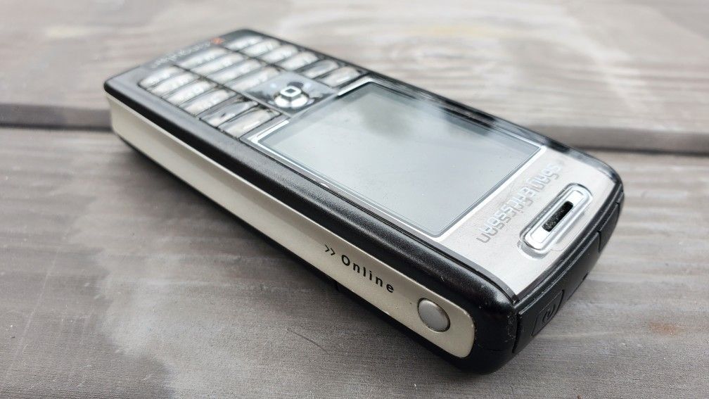 Sony Ericsson T637 Cell Phone RARE COLECTIBLE