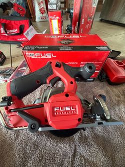 Milwaukee M12 FUEL Brushless Circular Saw