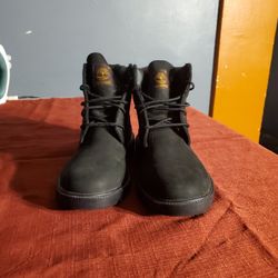 All Black Mid Timberland  Boots Single Sole Size 4.5