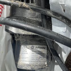 Atlantic TidalWave TT-Series water pump, model TT2000, designed for ponds and water features. 