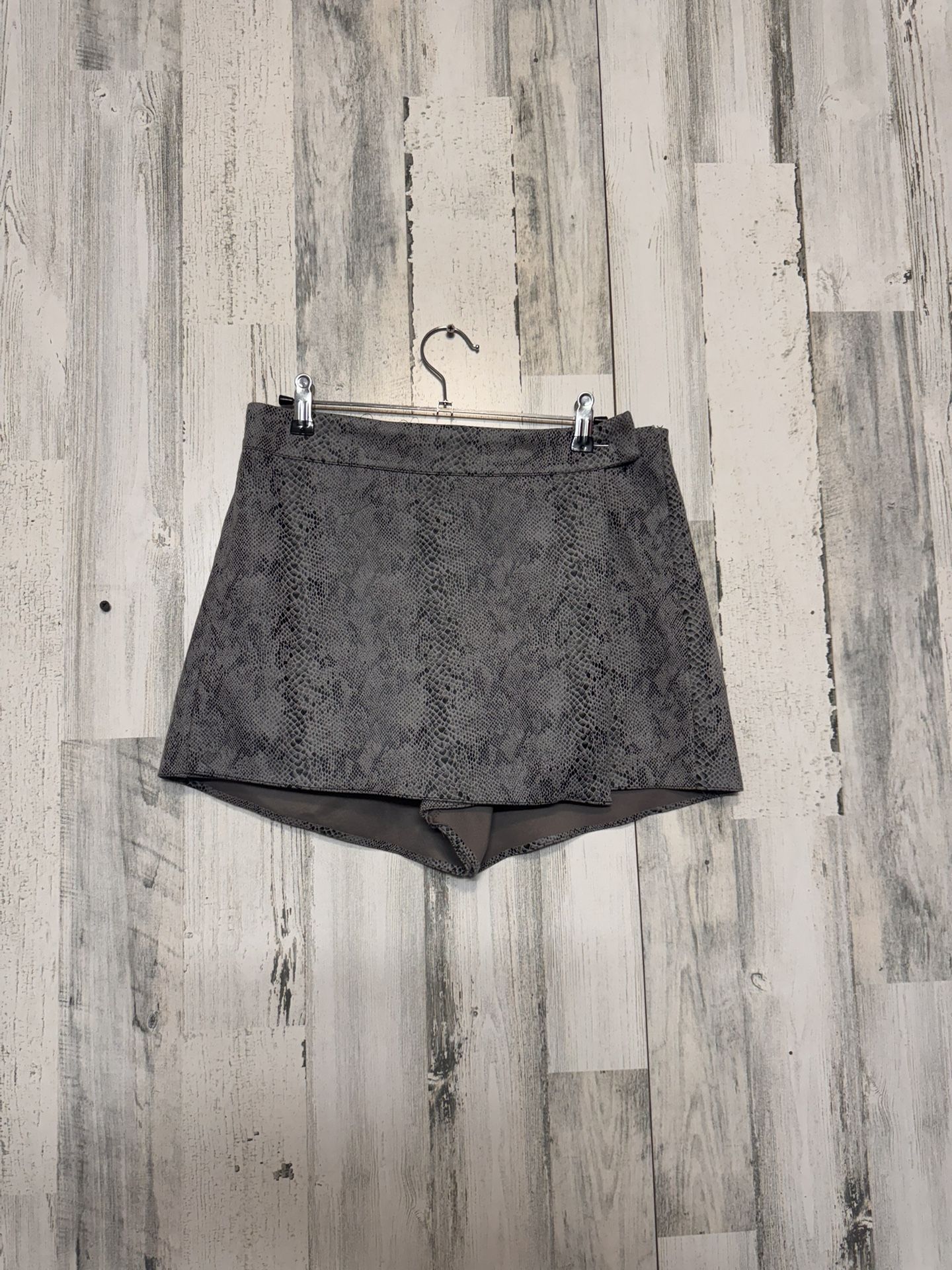 Haute Monde snake print skirt shorts size large