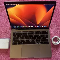 2017 MacBook Pro 13,inch Retina, 2.3 GHz i5, 8 GB RAM, 121 GB SSD.