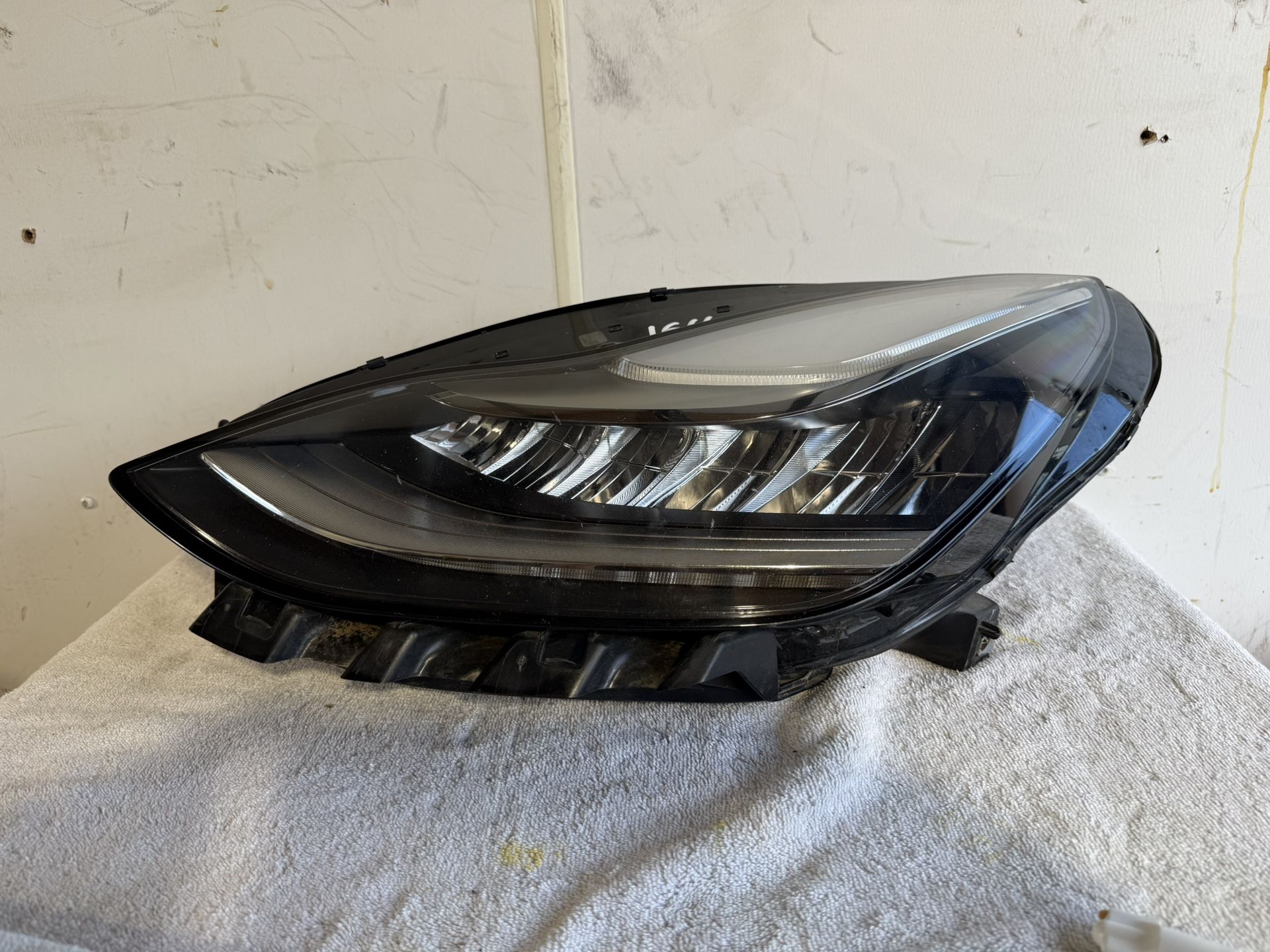 2017-2023 TESLA MODEL 3  And Y HEADLIGHT ASSEMBLY OEM LH LEFT DRIVER SIDE