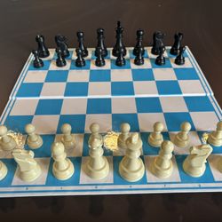 Tournament Chess Set Brand New 