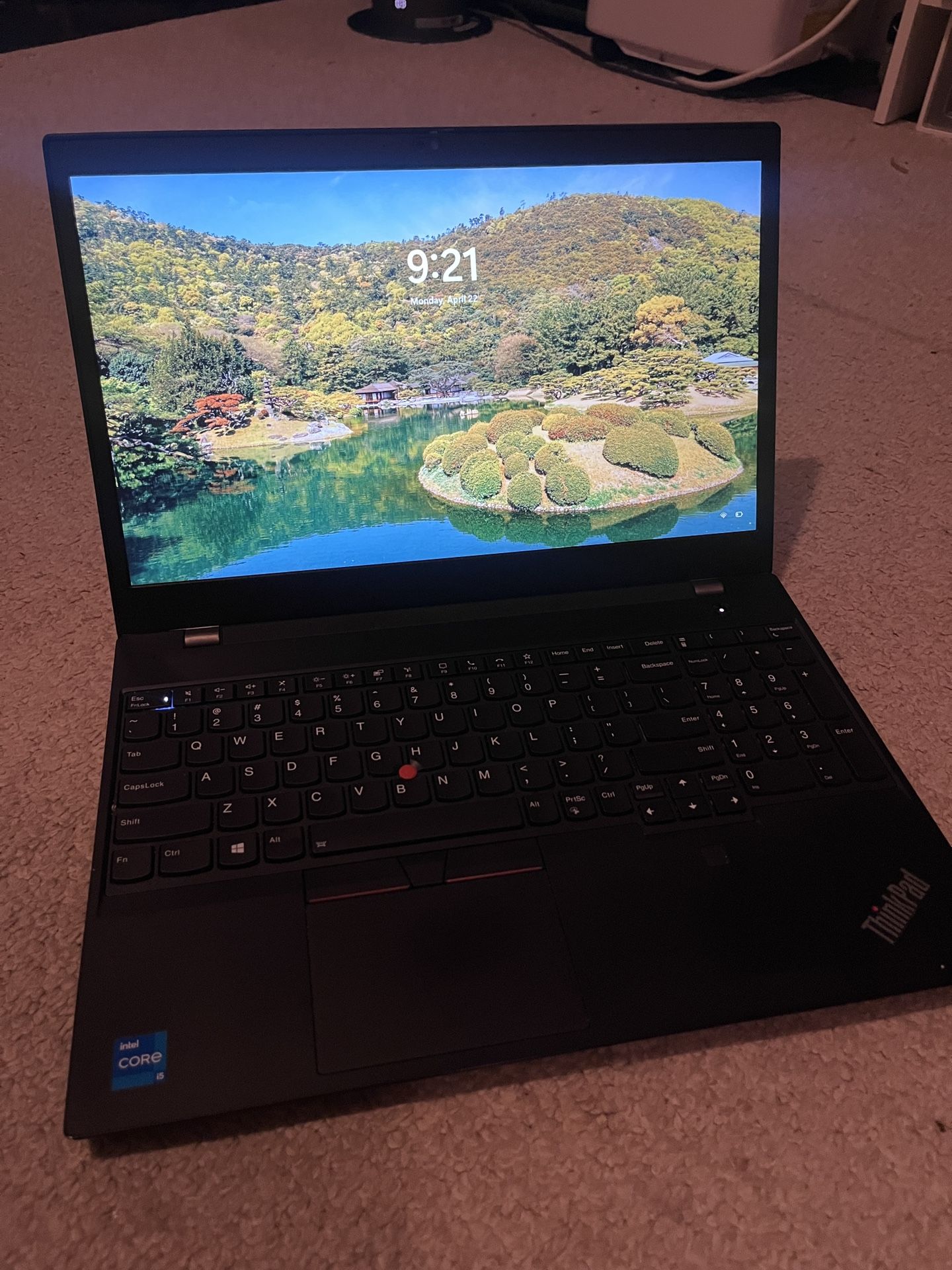 LENOVO P15V WORKSTATION w/ SOFTWARE BUNDLE