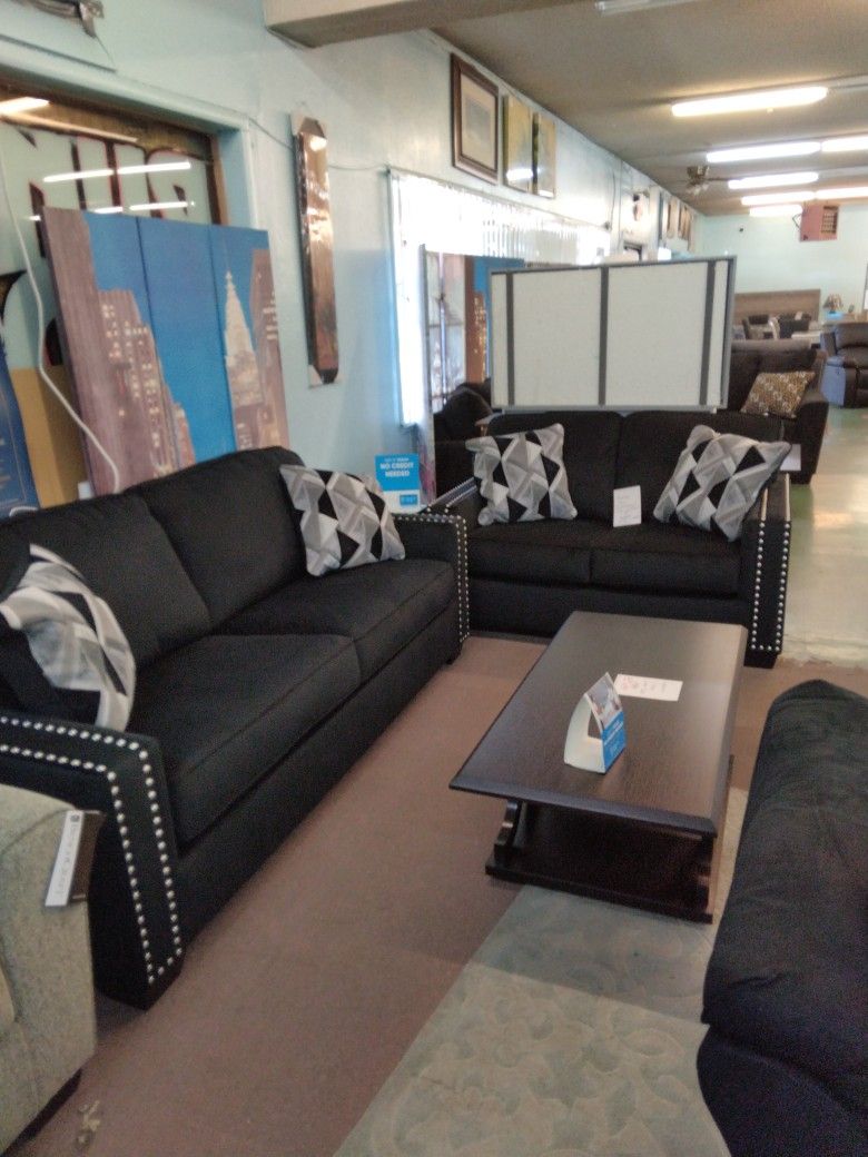 😍 Beautiful Sofa And Loveseat Set