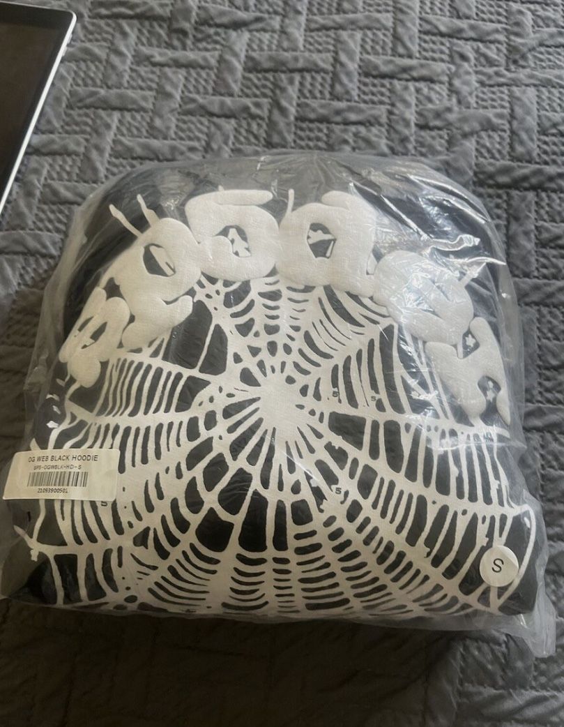 Spider Hoodie ,Black ,small