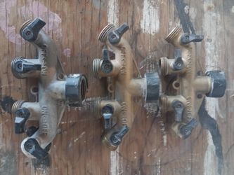 Four way water for garden hose