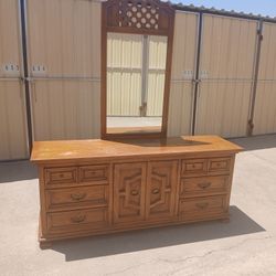 Dresser