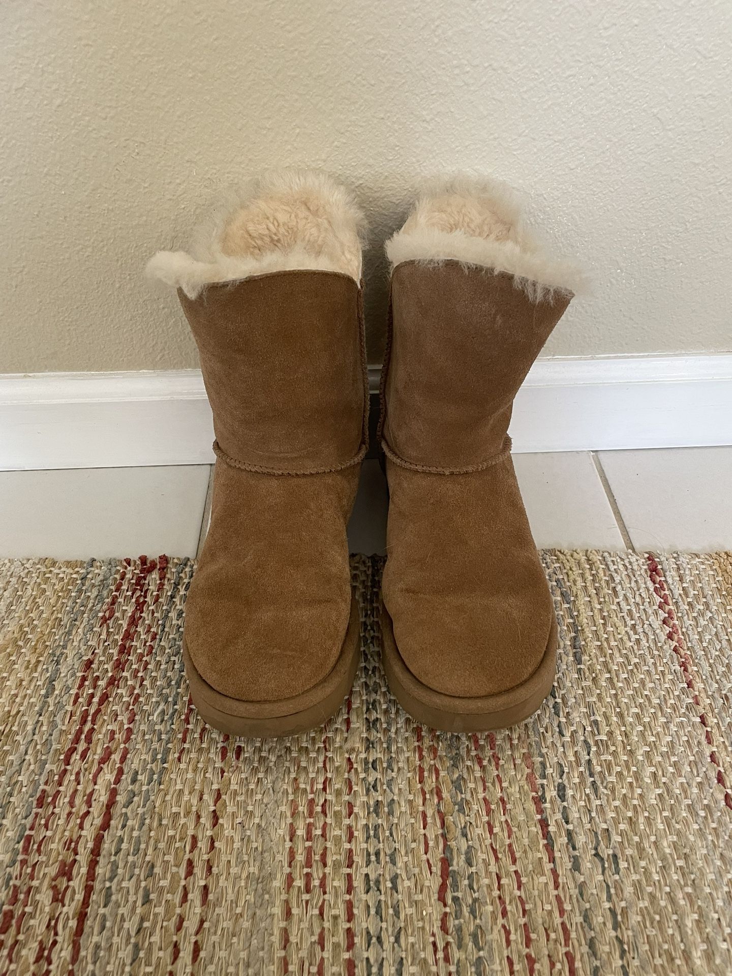 Ugg Shoes - Size 7