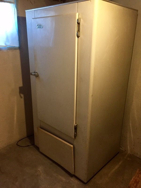 Vintage Sub-Zero Fridge - Cool!