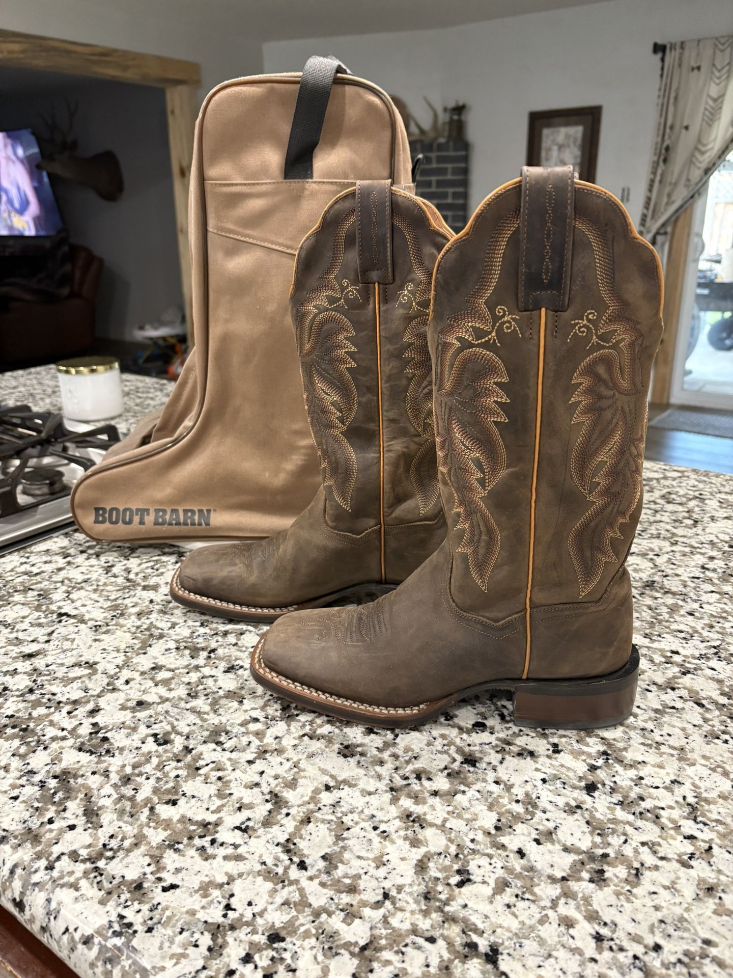 Women’s Dan post Boots Size 7M  W/ Boot Bag