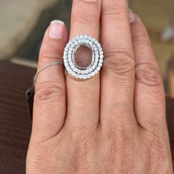 Engagement ring mounting