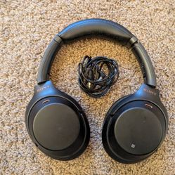 Sony Noise-cancelling Headphone WH1000X-M3 (Used)