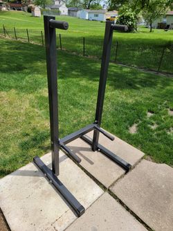 Body-Solid Dip Station

