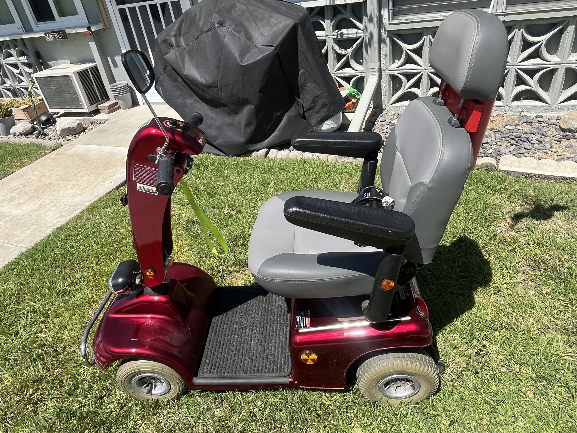 Shoprider Deluxe four wheel mobility scooter