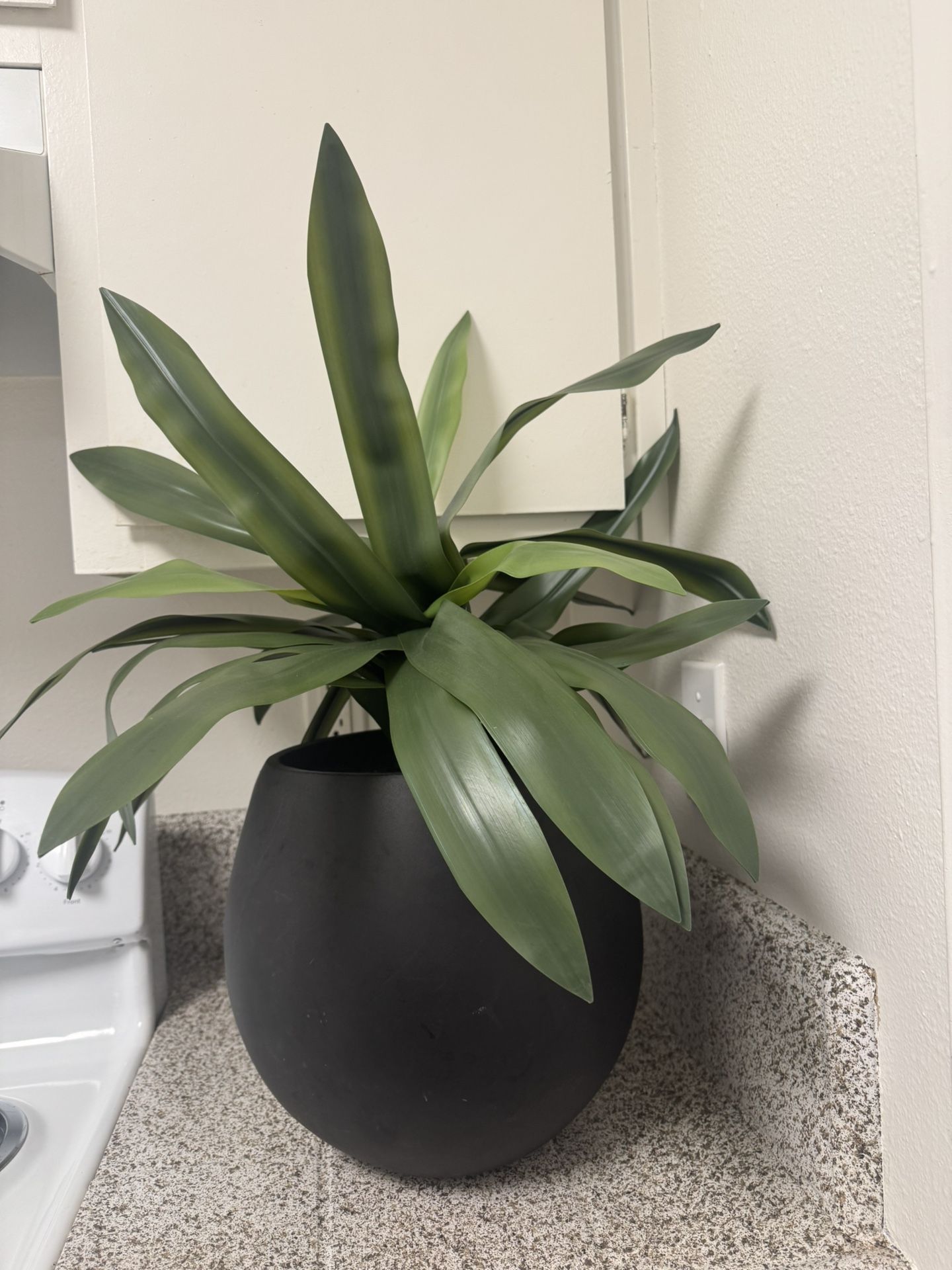 Modern Artificial Plant in Matte Black Pot – Excellent Condition