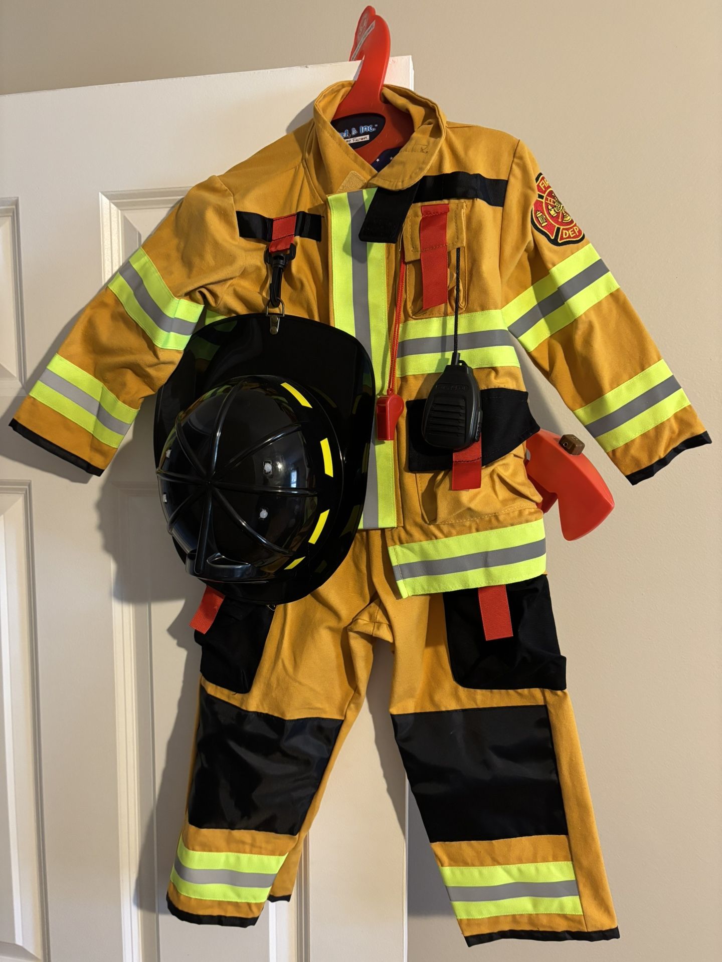 Fireman - Kids Halloween Costume - Size 3-4 Yr Old