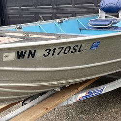 Gregor welded 13 foot aluminum fishing boat with Trailer