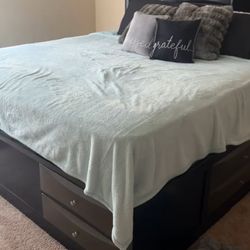 King Frame And Mattress 