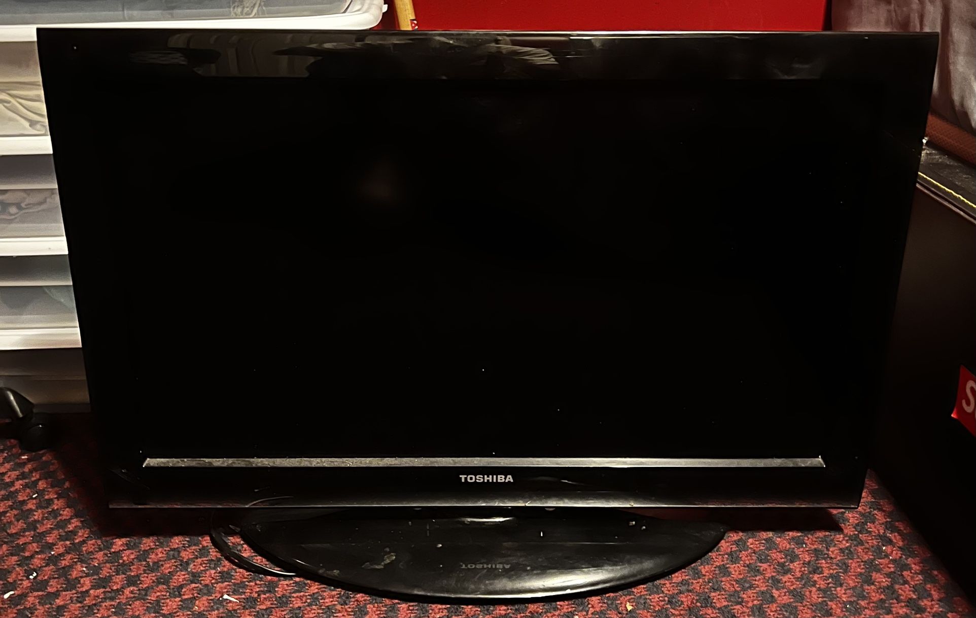 32 Inch Toshiba TV