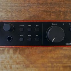 Focusrite 2i2 4th Gen Audio Interface