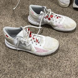 kyrie men’s basketball shoes