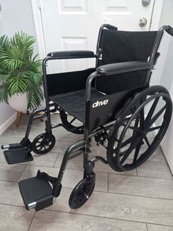 Drive Medical Silver Sport 1 Folding Transport Wheelchair, silla de ruedas