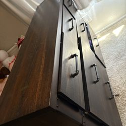 Sturdy Dresser