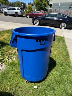 Blue Rubbermaid Brute Trash Can