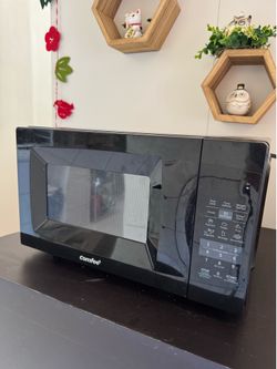 Comfee 0.7 Cu Ft 700W Microwave – Excellent Working Condition