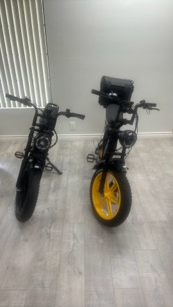 Moped style ebike - duel battery available as well