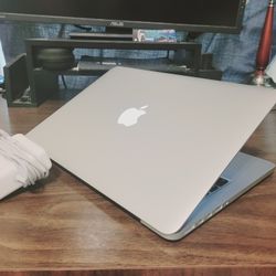 MacBook Pro Laptop 15