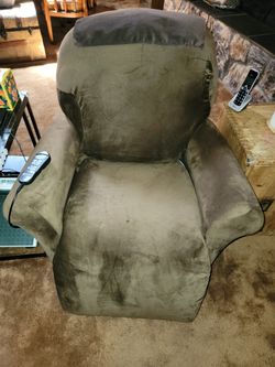 PR-510 Small/Medium Cloud Lift Chair Like New.
