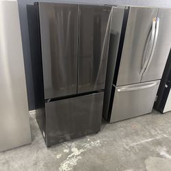Samsung 32’ Wide Refrigerator Counter Depth 