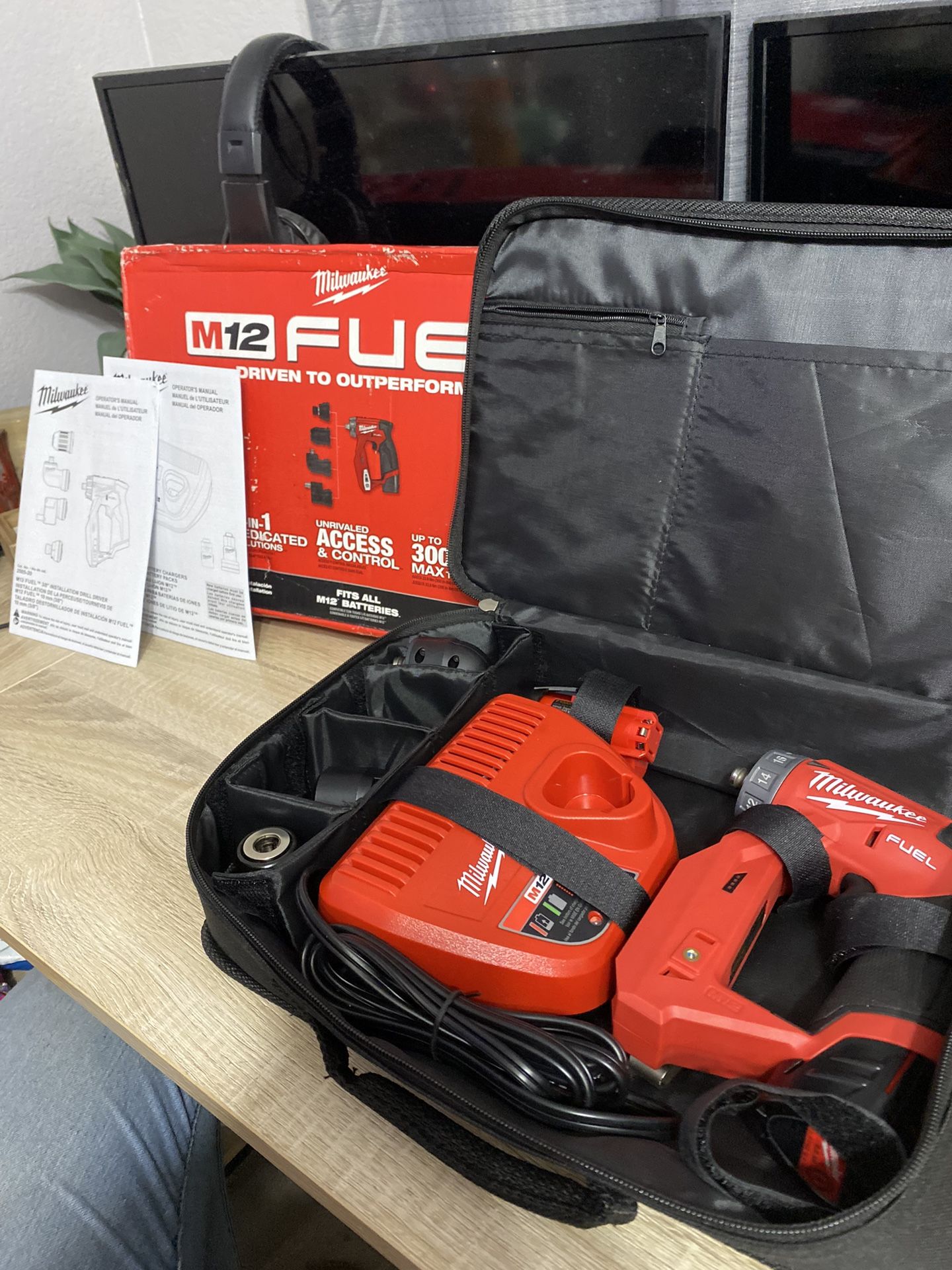 Milwaukee M12 FUEL 12-Volt Lithium-Ion Brushless Cordless 4-in-1 Installation 3/8 in. Drill Driver Kit with 4-Tool Heads
