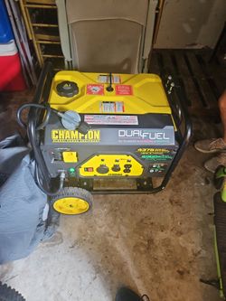 Champion Power Equipment 4375-Watt / 3500-Watt Dual-Fuel Portable Generator
