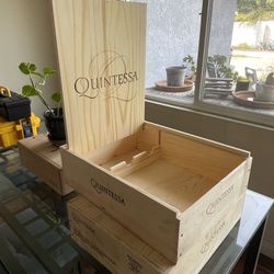 Quintessa wood wine crate 