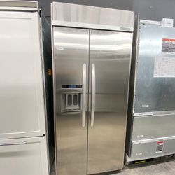 Kitchen Aid Built In Stainless Steel 36 Inch Fridge Ice And Water 