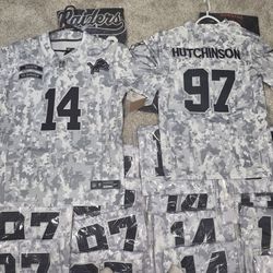 Salute To Service( DETROIT LIONS JERSEY.)