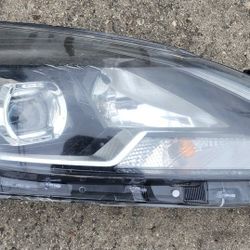 2016 2017 2018 2019 NISSAN SENTRA RIGHT PASSENGER HEADLIGHT XENON