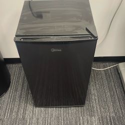 Small Fridge For Office Or Dorm Room
