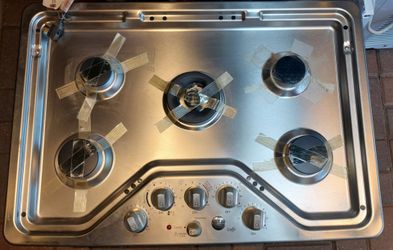 30" Built-in Gas Cooktop: Stainless Steel