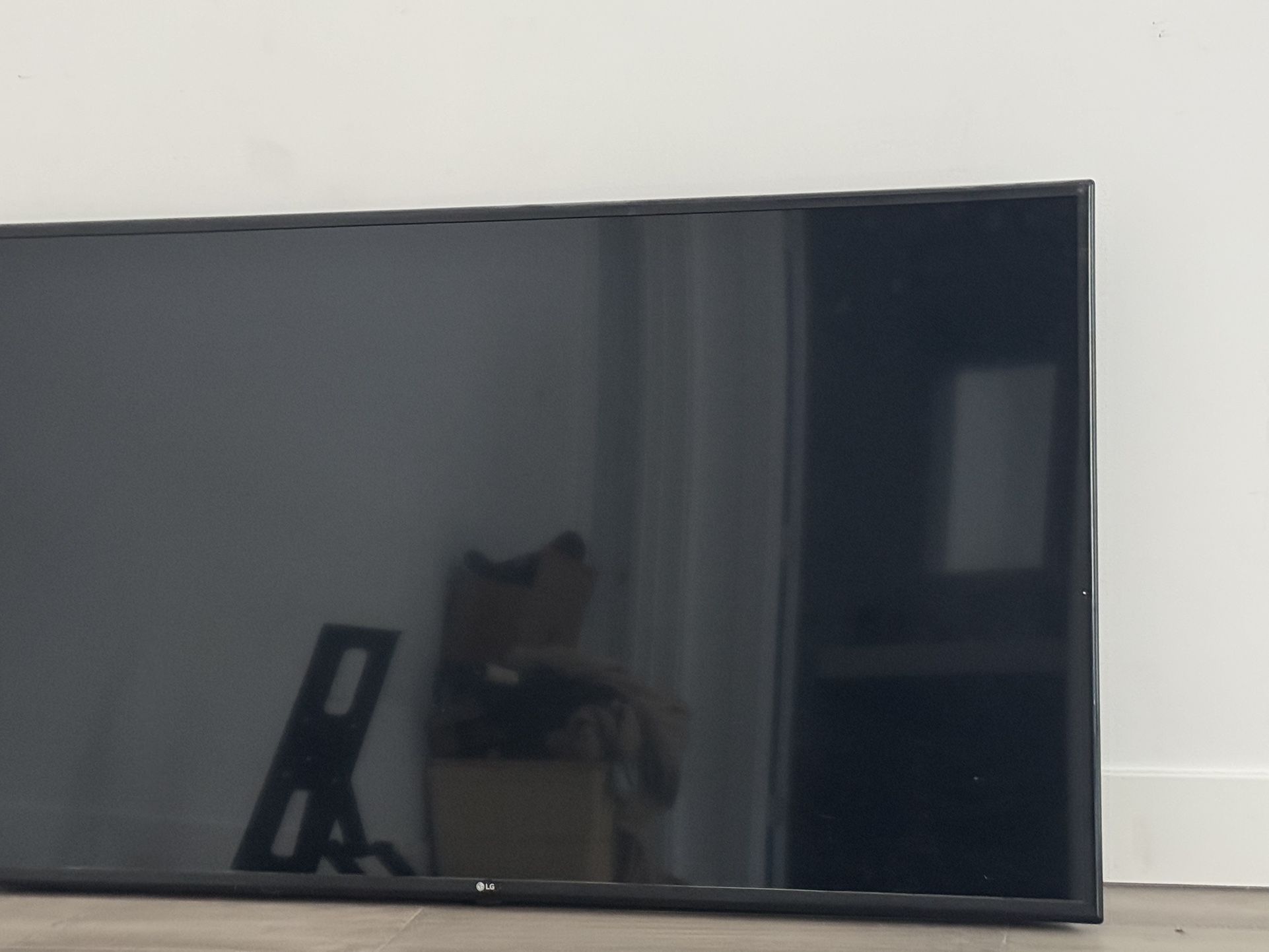 4K LG 55 Inch TV - Like New