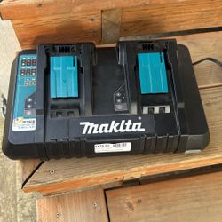 Cargador Malita Doble Makita 18-volt dual charger